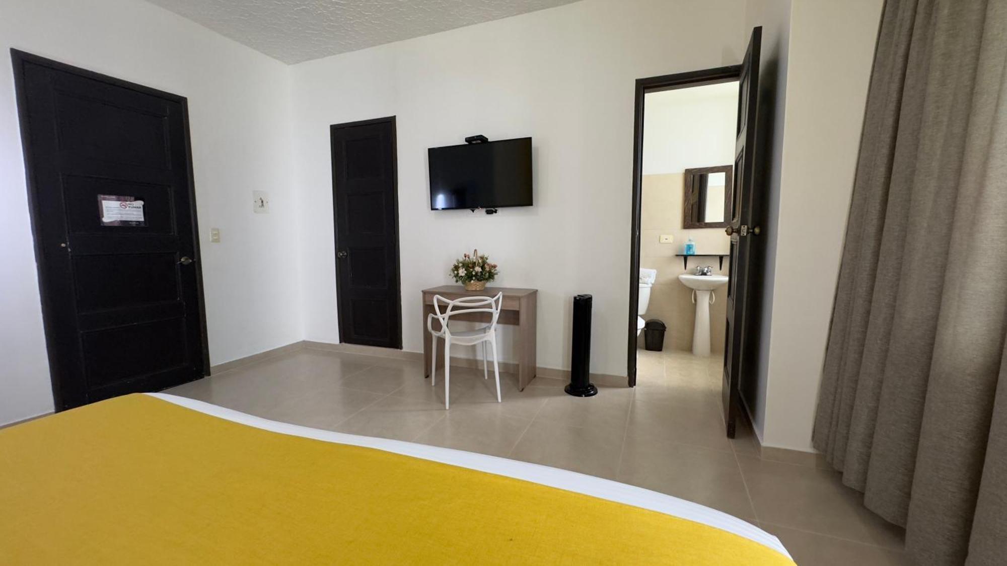 Hotel Cataluna - Soluciones Hoteleras Перейра Экстерьер фото