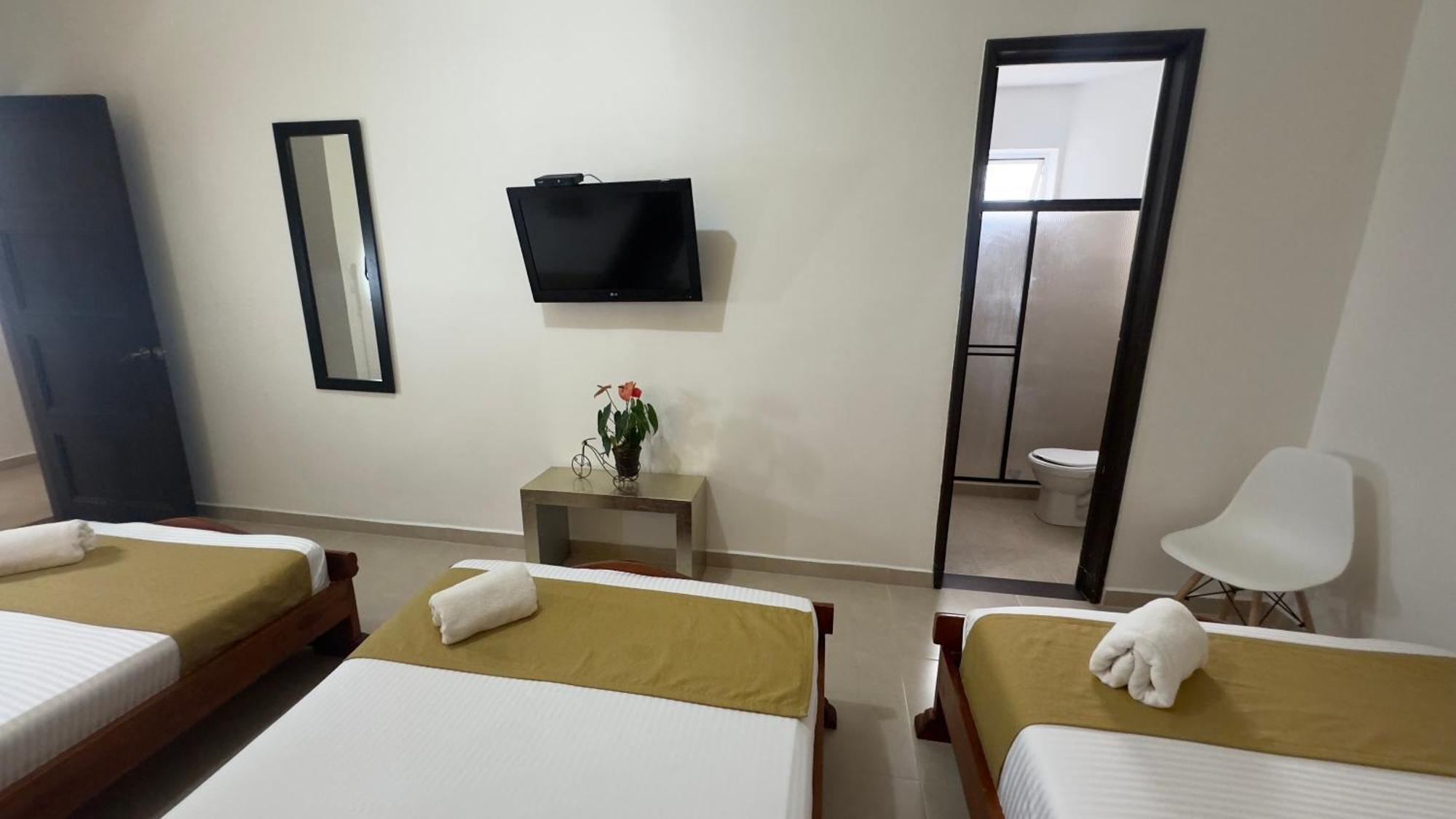 Hotel Cataluna - Soluciones Hoteleras Перейра Экстерьер фото